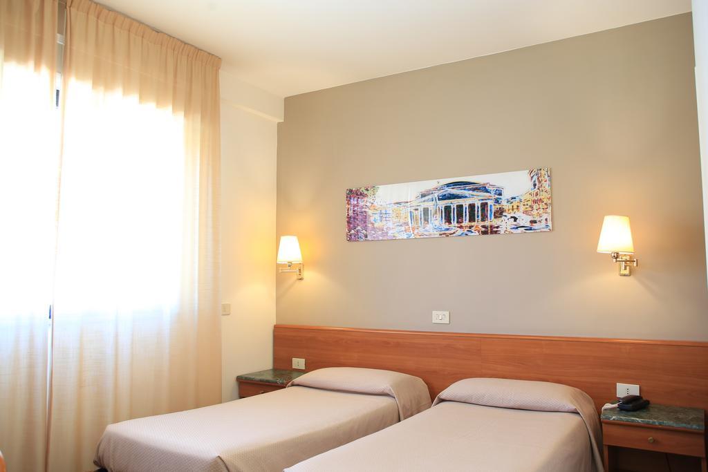 Hotel Sisto V Roma Esterno foto