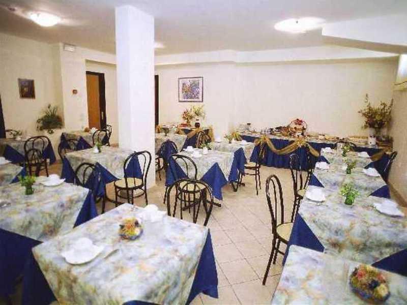 Hotel Sisto V Roma Esterno foto