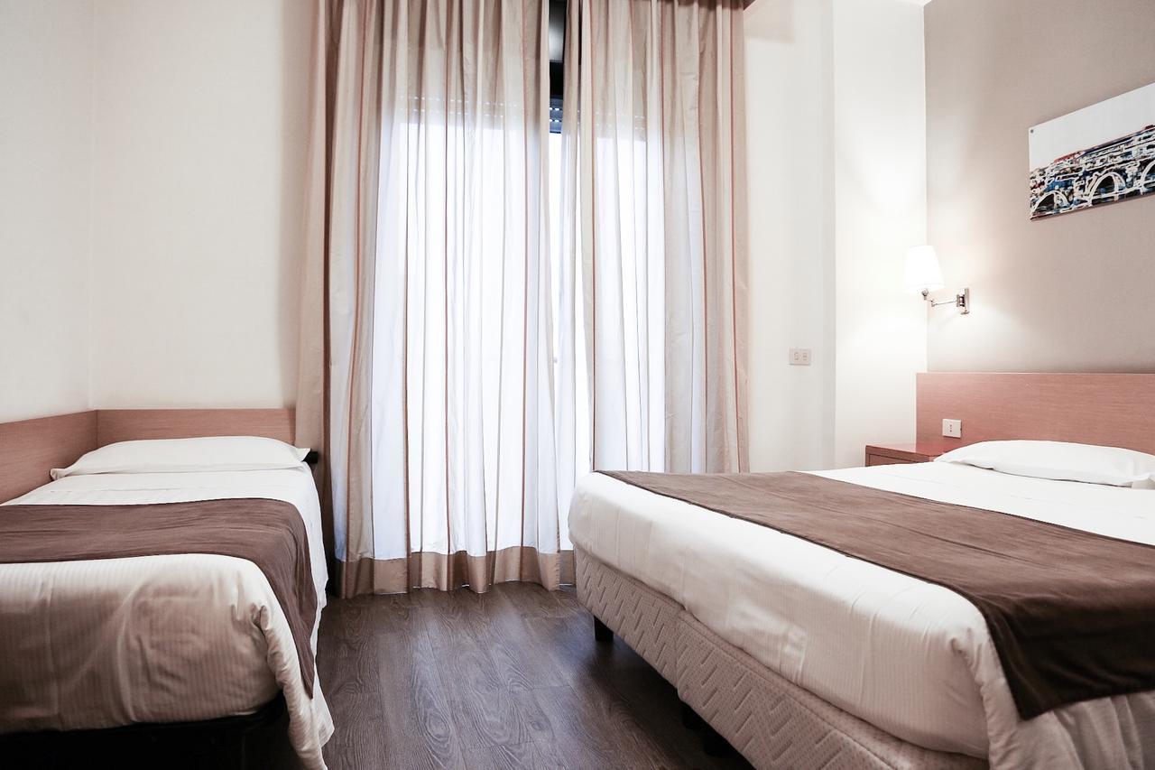 Hotel Sisto V Roma Esterno foto