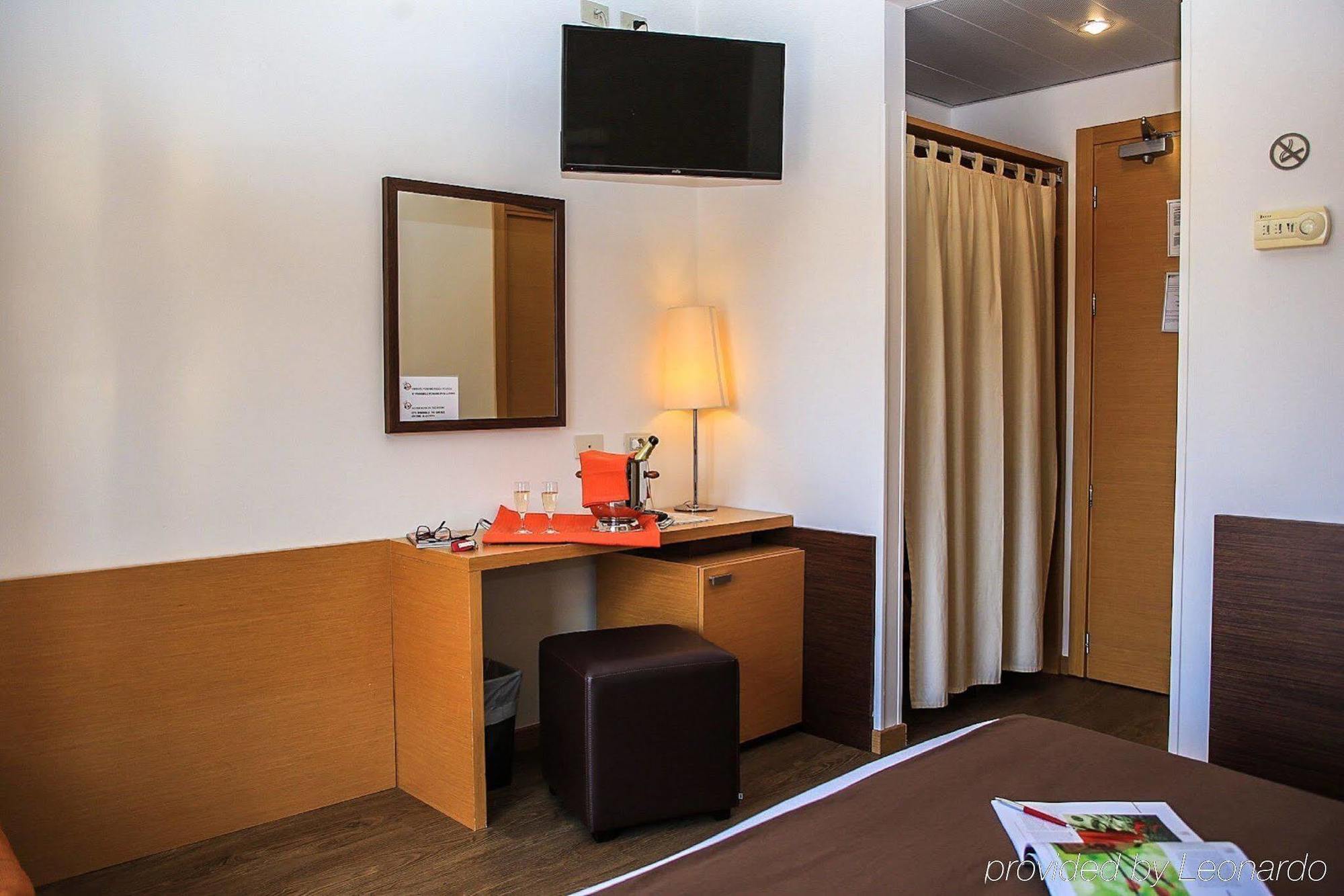 Hotel Sisto V Roma Esterno foto