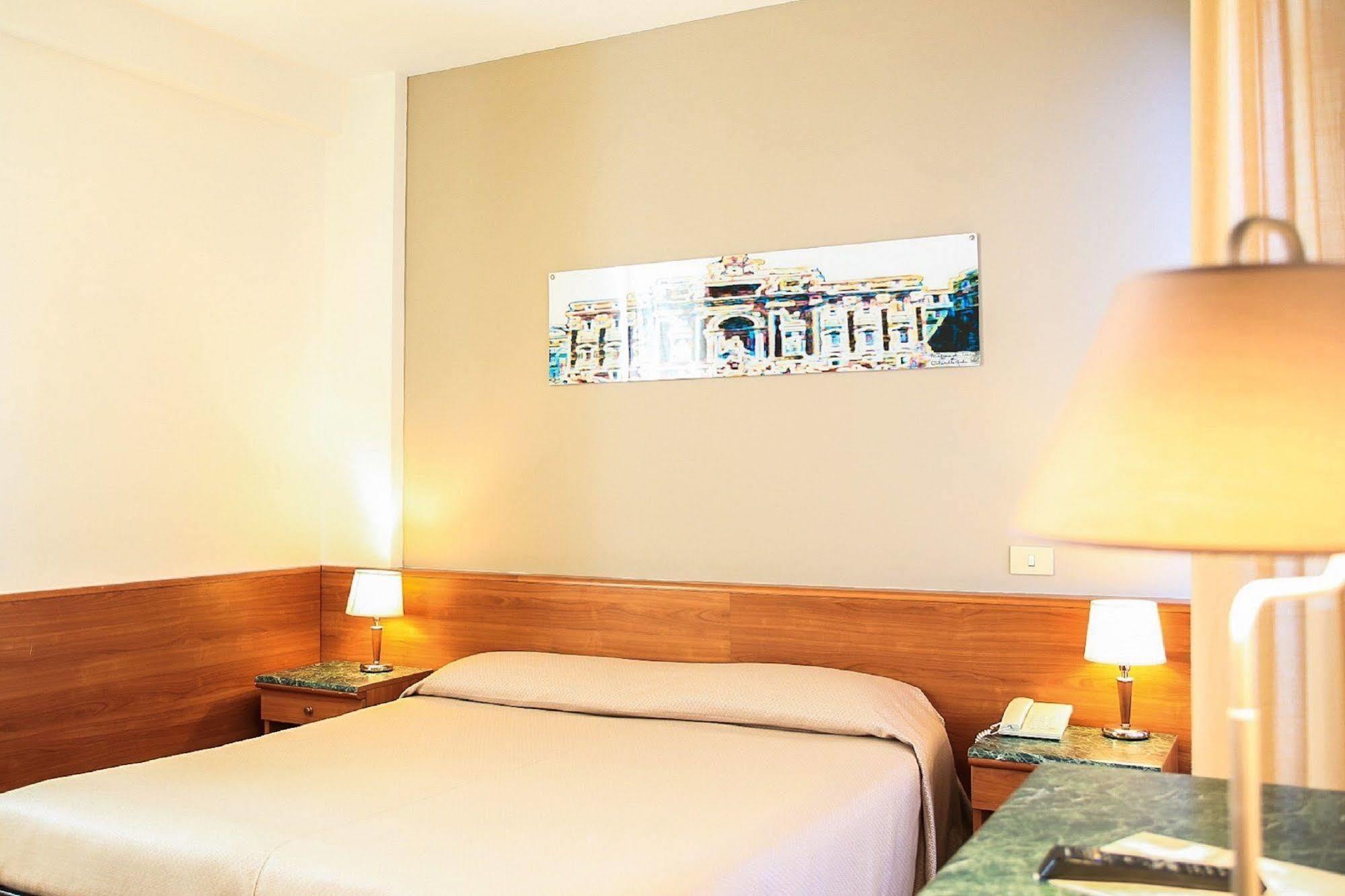 Hotel Sisto V Roma Esterno foto