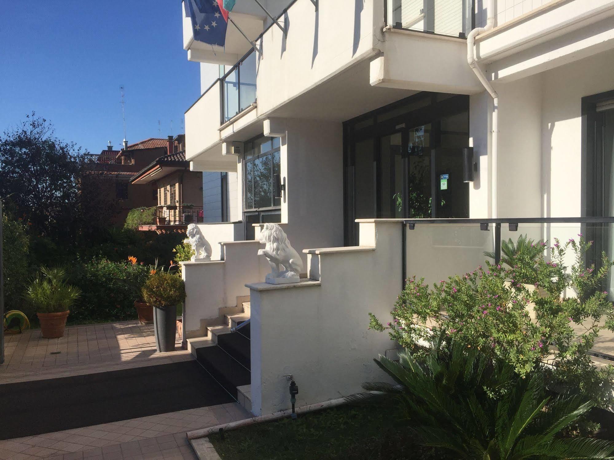 Hotel Sisto V Roma Esterno foto