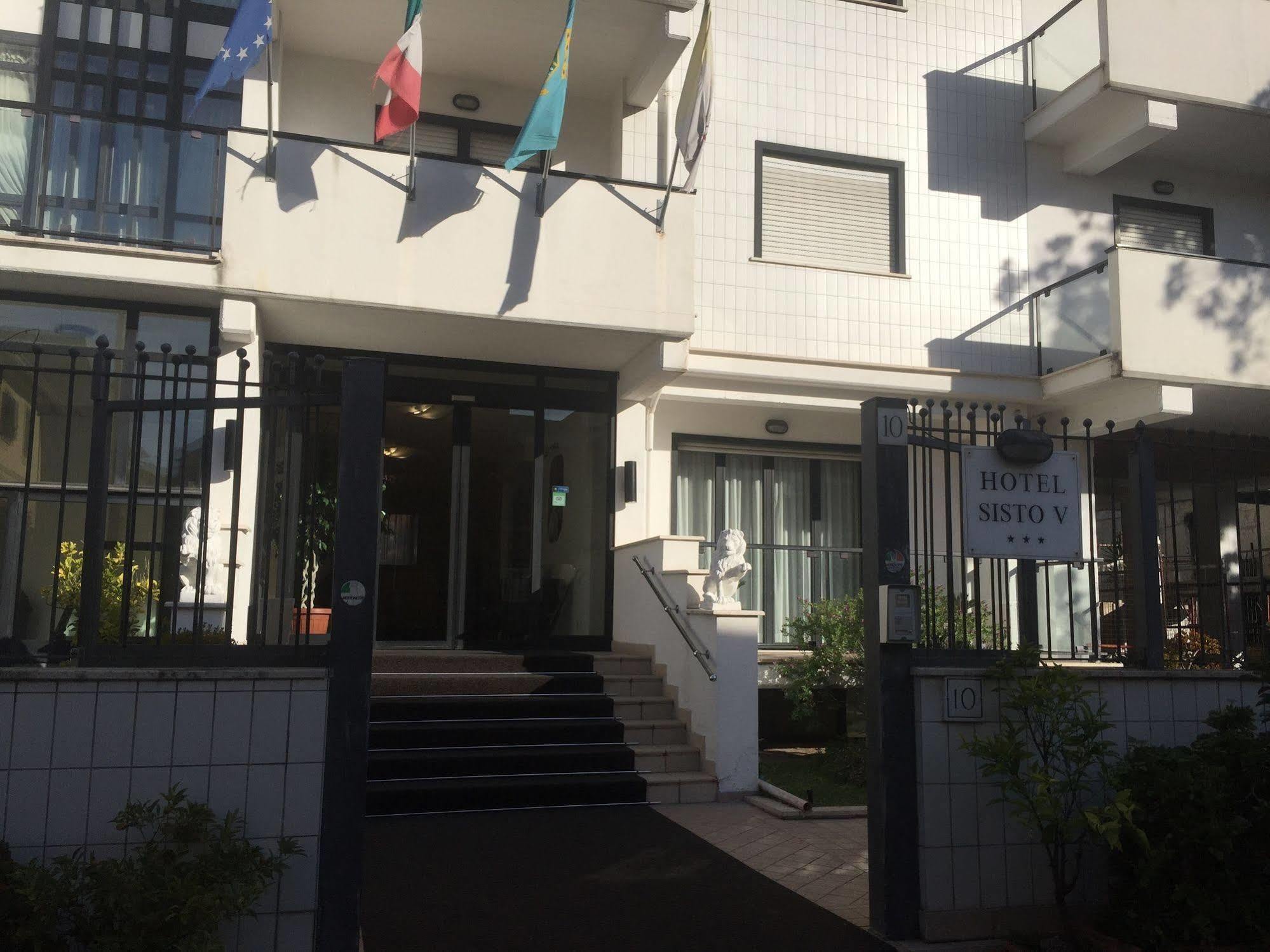 Hotel Sisto V Roma Esterno foto