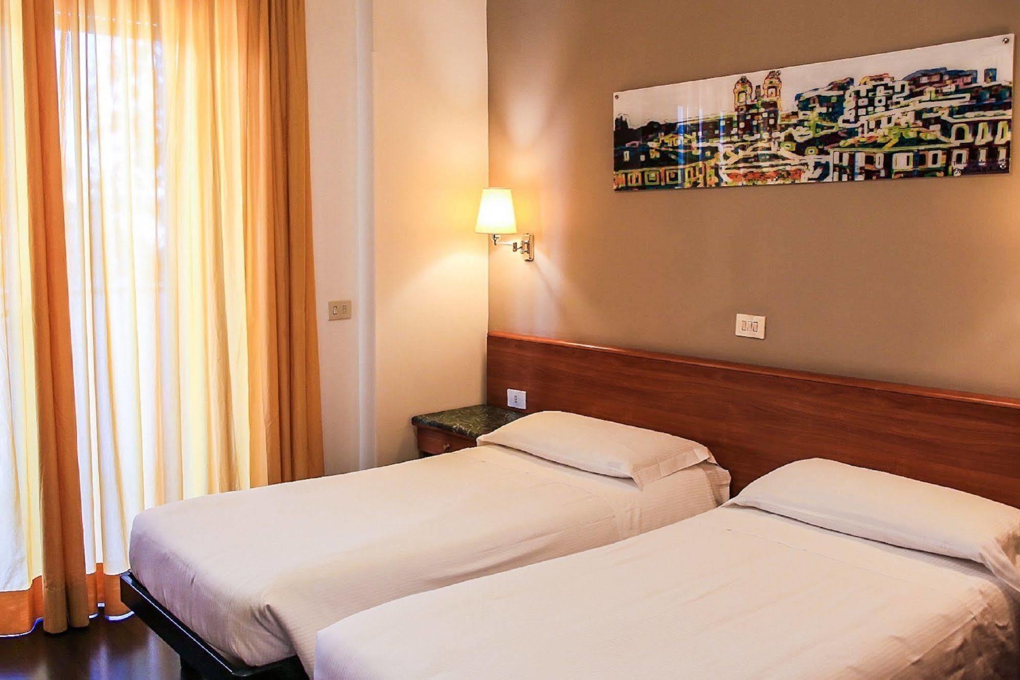 Hotel Sisto V Roma Esterno foto